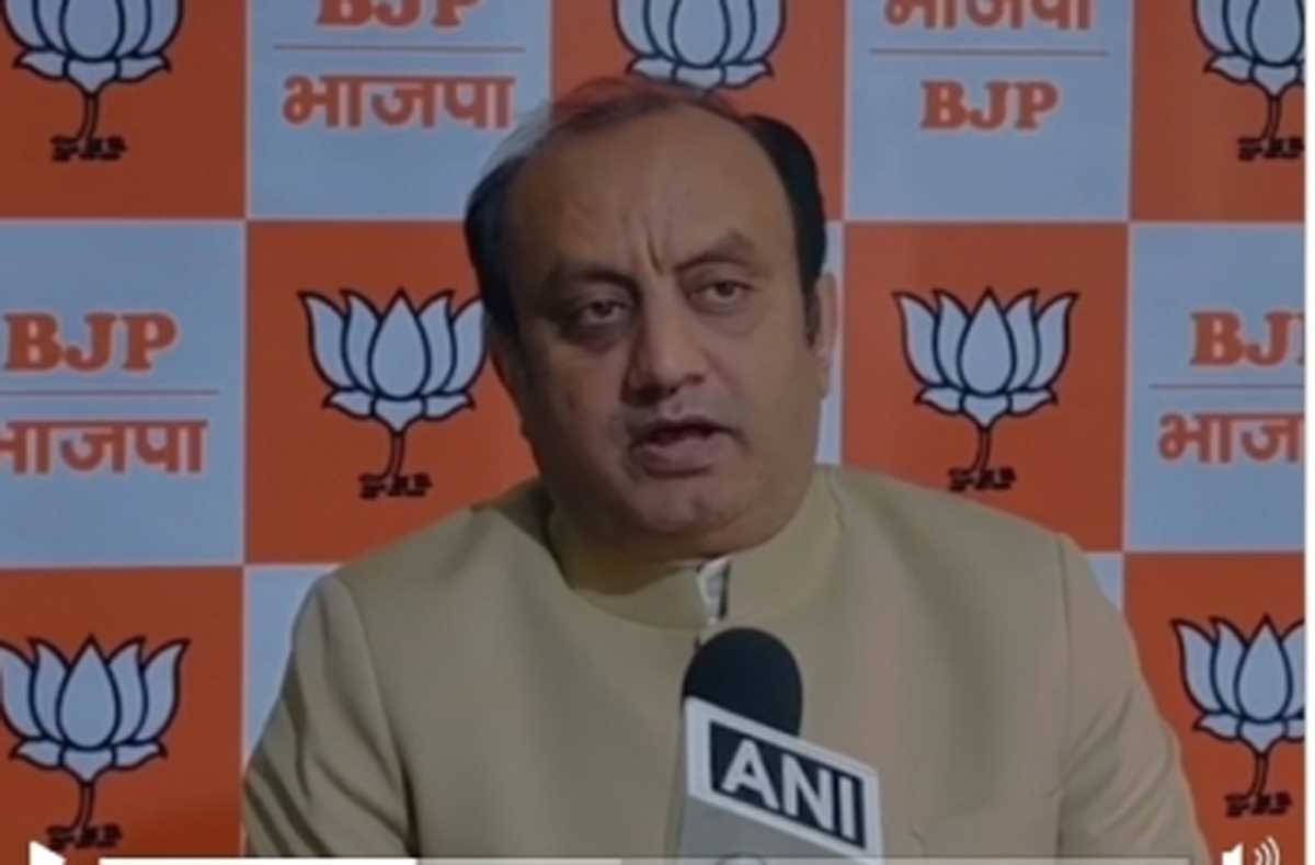 भाजपा ने सूरत कोर्ट में व्यक्तिगत रूप से अपील करने पर राहुल की आलोचना की